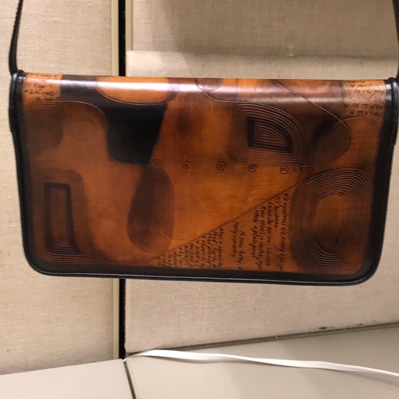 Bambas Crossbody - Picture 3 of 8